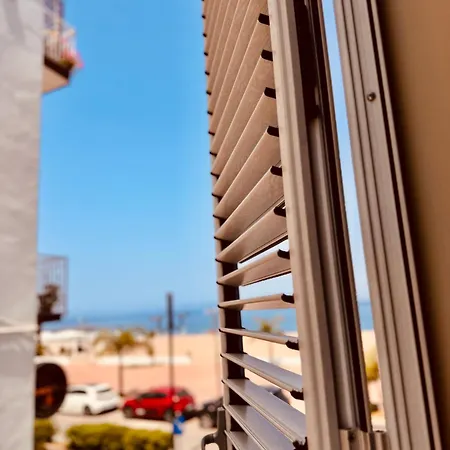 Affacciati Sulle Eolie Sul Lungomare Marina