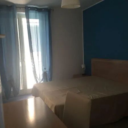 Affacciati Sulle Eolie Sul Lungomare Marina باتي